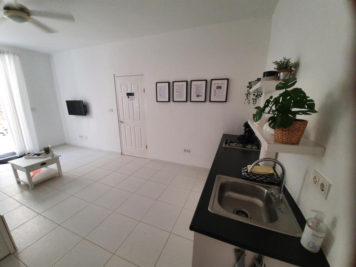 A2 Apartment Budget At Jan Thiel Curacao Exterior photo